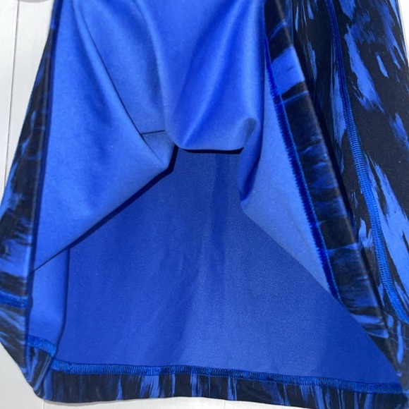 Lululemon Electric Blue Razor Back Top-8 - Picture 4 of 4